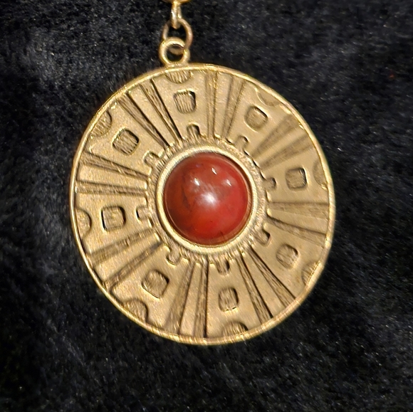 Vintage Sarah Coventry Medallion necklace - Picture 5 of 6